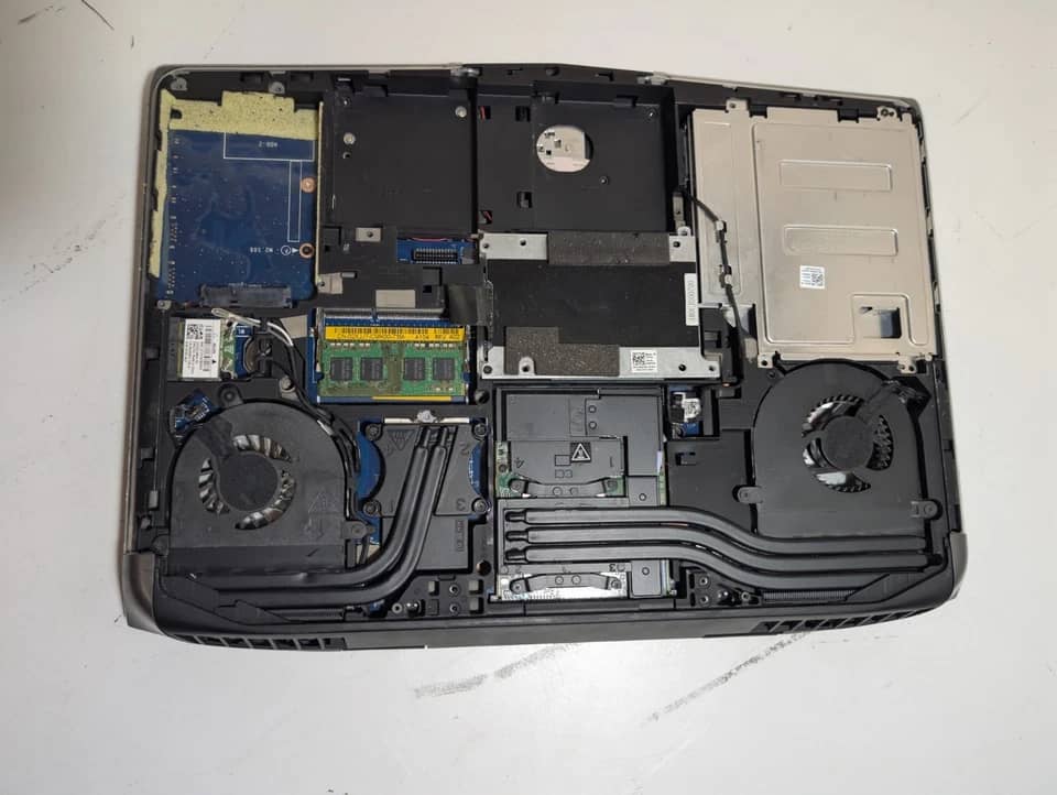 Dell Alienware 17 Computers 256GB 16GB Refurbished - Acceptable