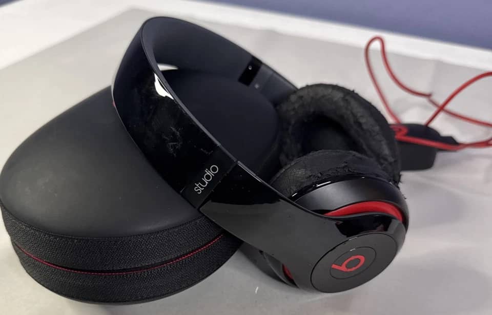Beats Studio 2 Wireless Headphones & Earbuds Red New
