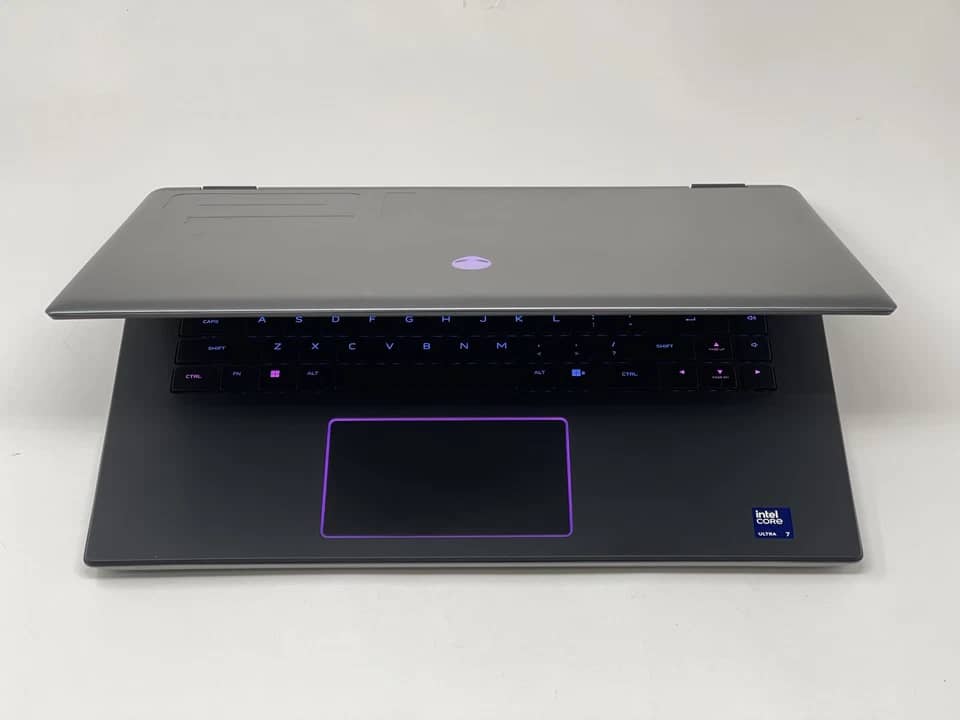 Dell Alienware m16 R2 Computers 1000GB 32GB Refurbished - Excellent
