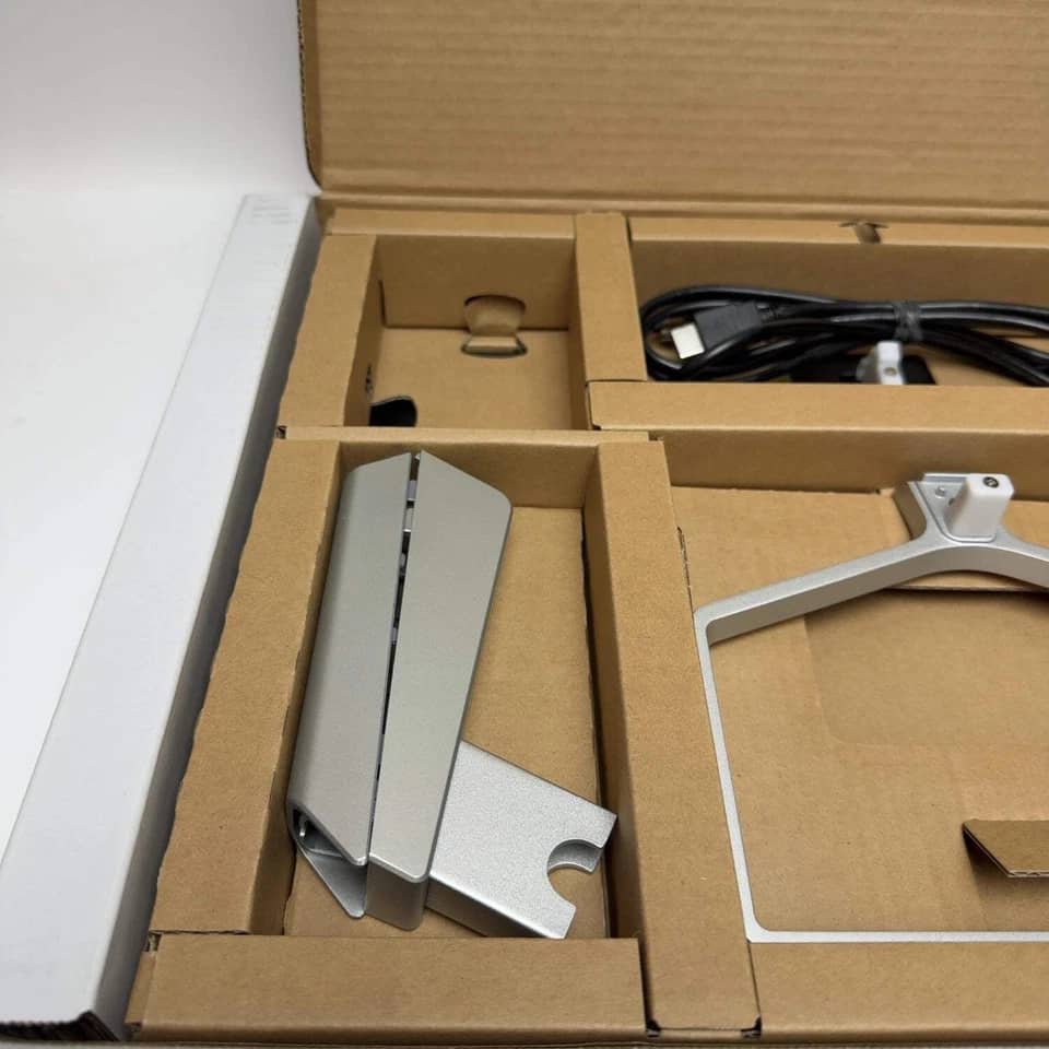 HP M22f Monitors For parts or not working