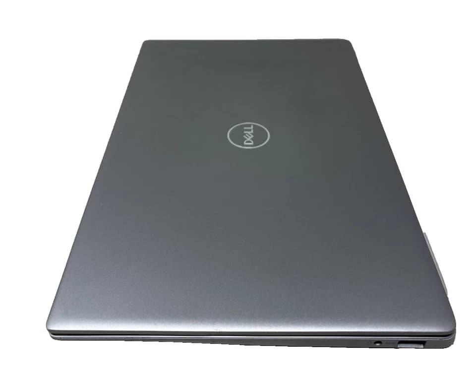 Dell Latitude 3301 Computers 128GB 4GB Open-Box Excellent