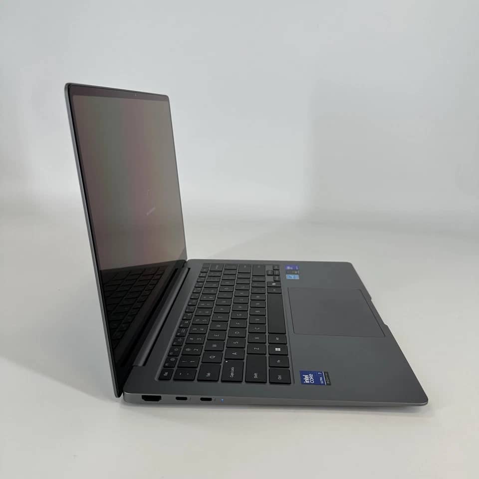 Samsung Galaxy Book5 Pro Computers 1TB 32GB New