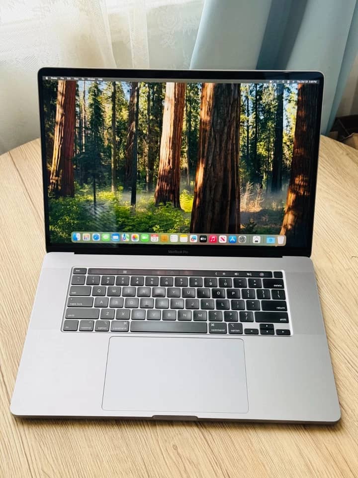Apple MacBook Pro 16 (M4) Computers 512GB 16GB Refurbished - Excellent