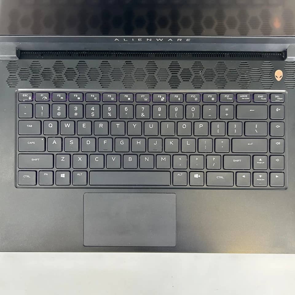 Dell Alienware m15 R5 Computers 1000GB 16GB Refurbished - Excellent