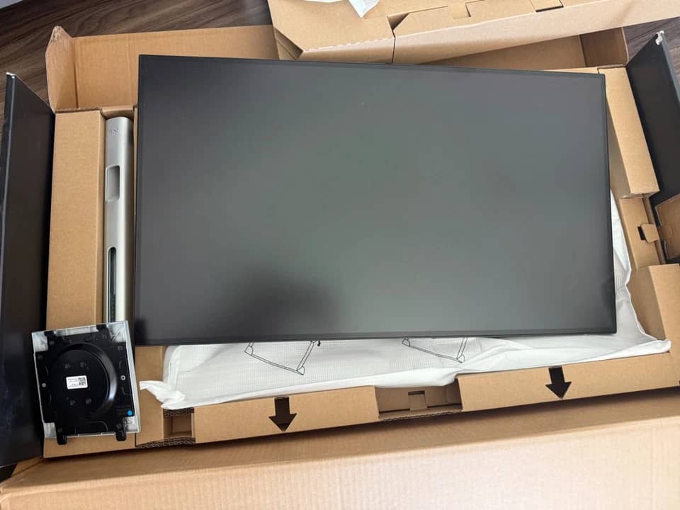 Dell U2724D Monitors Silver New