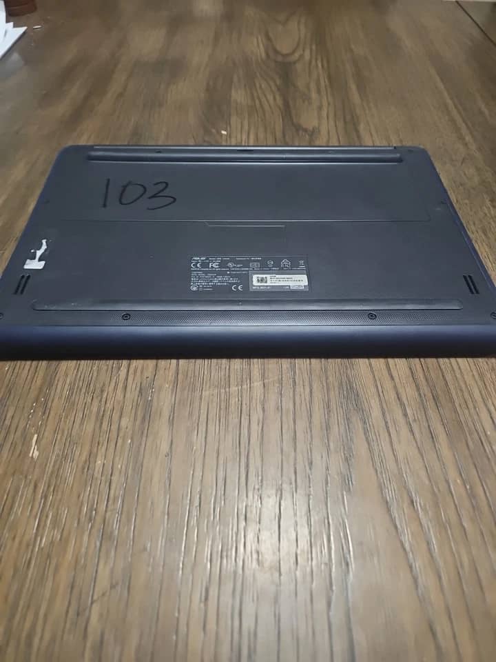ASUS Chromebook C403 Computers 32GB 4GB Used - Good