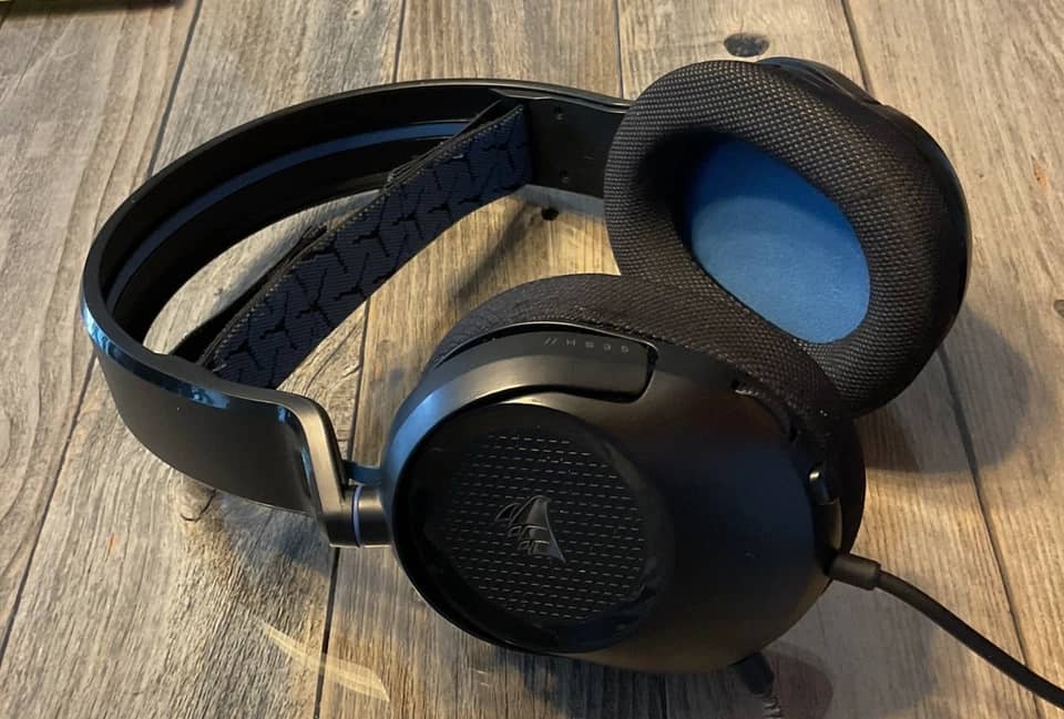 Corsair HS35 Headphones & Earbuds Black Refurbished - Excellent
