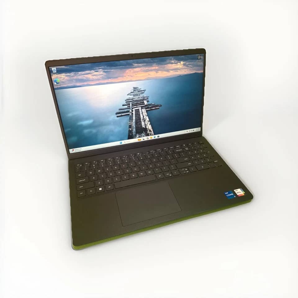 Dell Vostro 3520 Computers 512GB 16GB Used - Like New