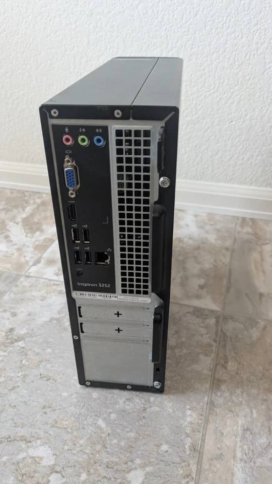 Dell Inspiron 14 3452 Computers 120GB 8GB Used - Good