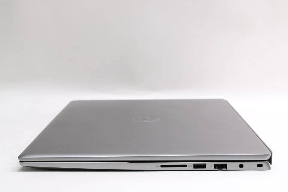 Dell Vostro 5620 Computers 1000GB 16GB Refurbished - Excellent