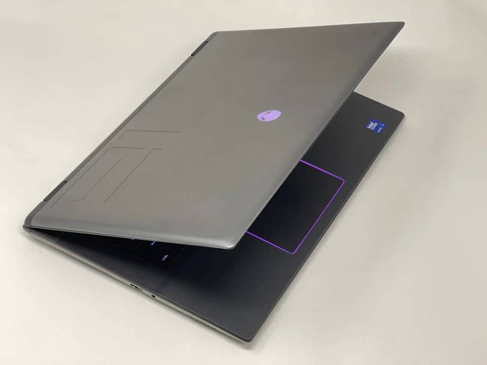 Dell Alienware m16 R2 Computers 1000GB 32GB Refurbished - Excellent