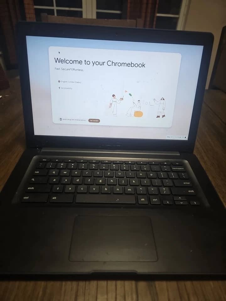 ASUS Chromebook C403 Computers 32GB 4GB Used - Good