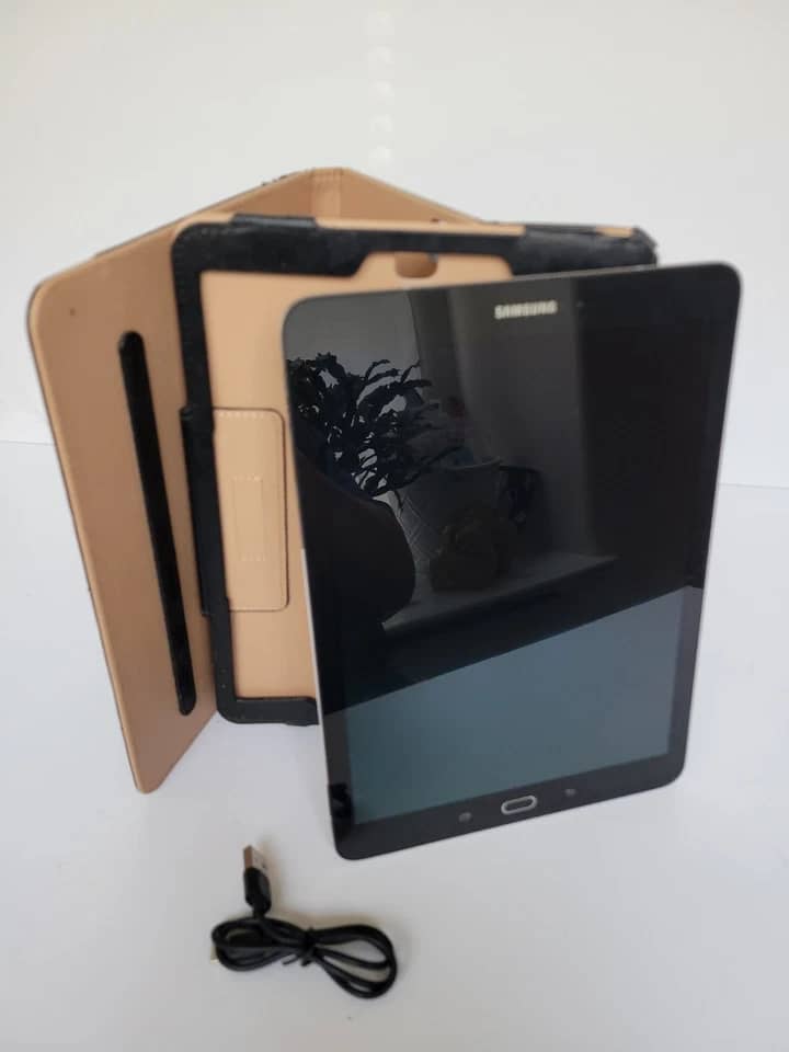 Samsung Galaxy Tab S2 Tablets Black 32GB Refurbished - Acceptable 9.7"