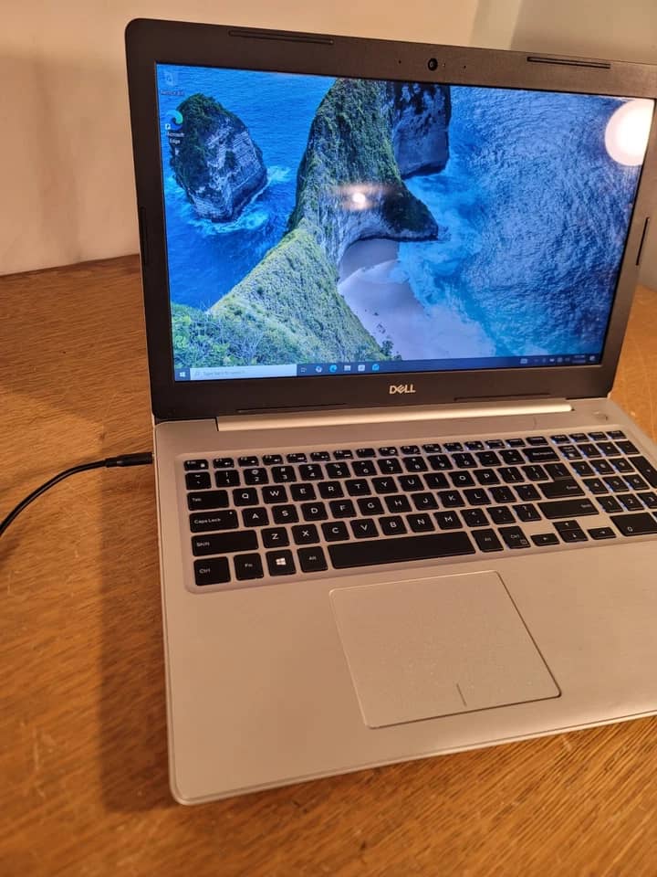 Dell Inspiron 15 5570 Computers 1TB 12GB Open-Box Excellent