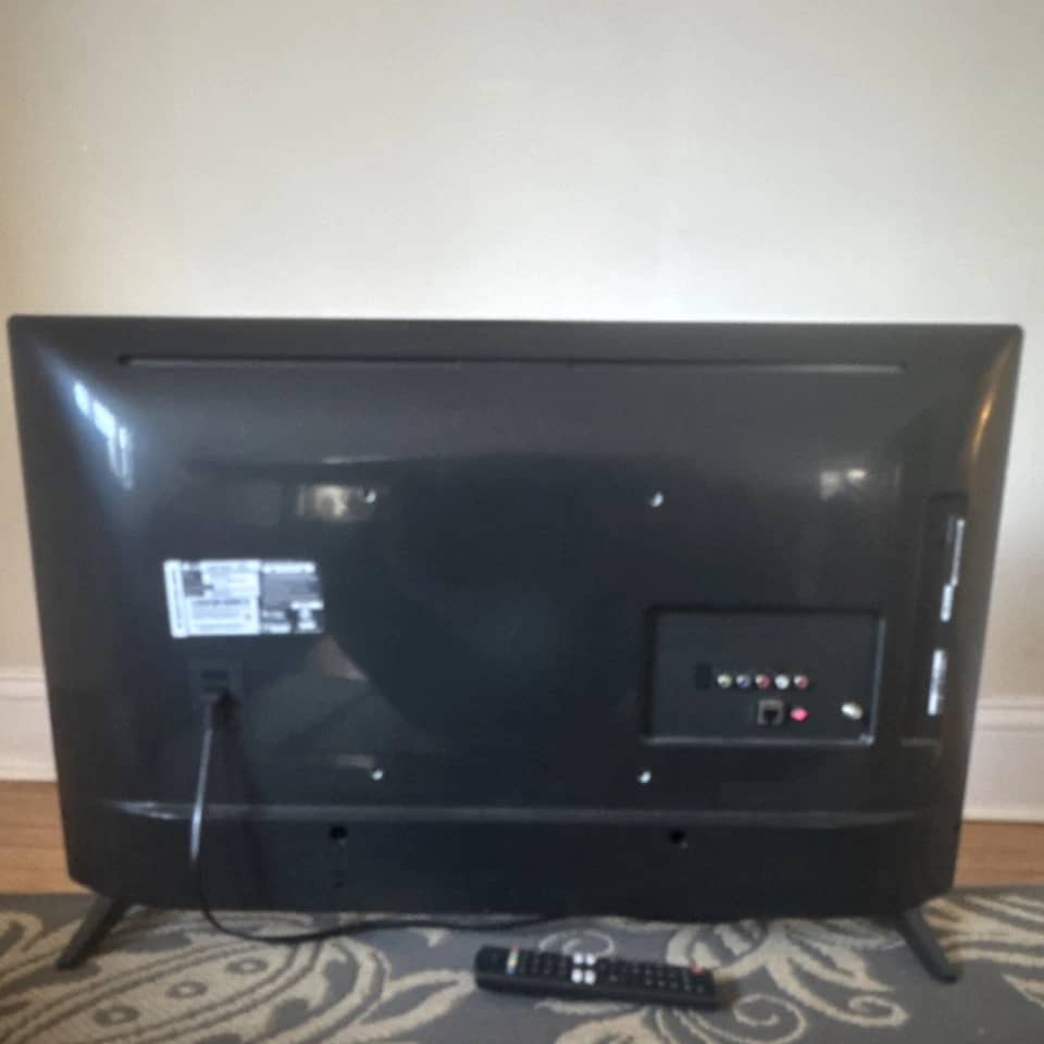 LG 32LM577BZUA TVs New