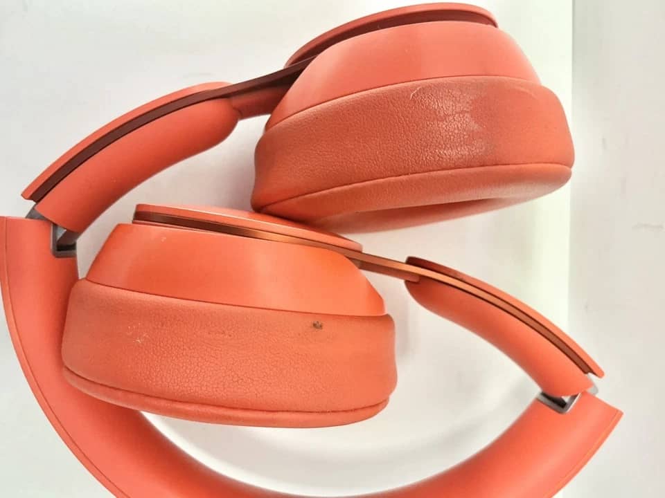 Beats Studio Pro Headphones & Earbuds Blue New