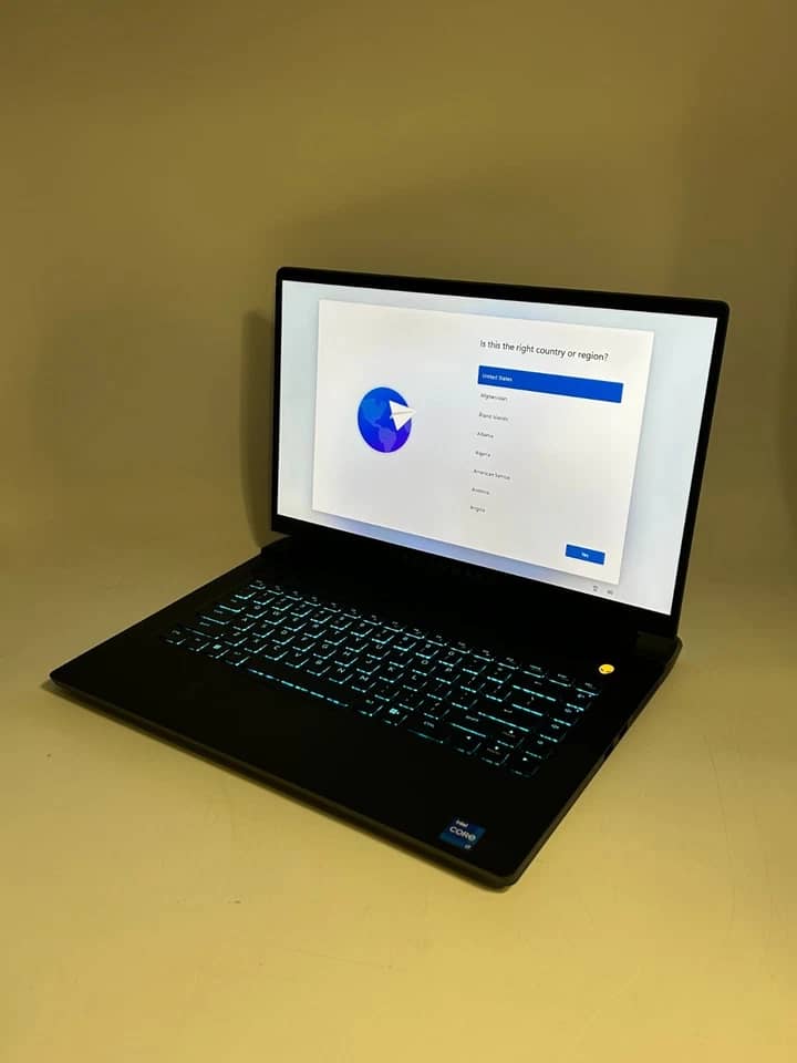 Dell Alienware m15 R7 Computers 1000GB 16GB Refurbished - Excellent