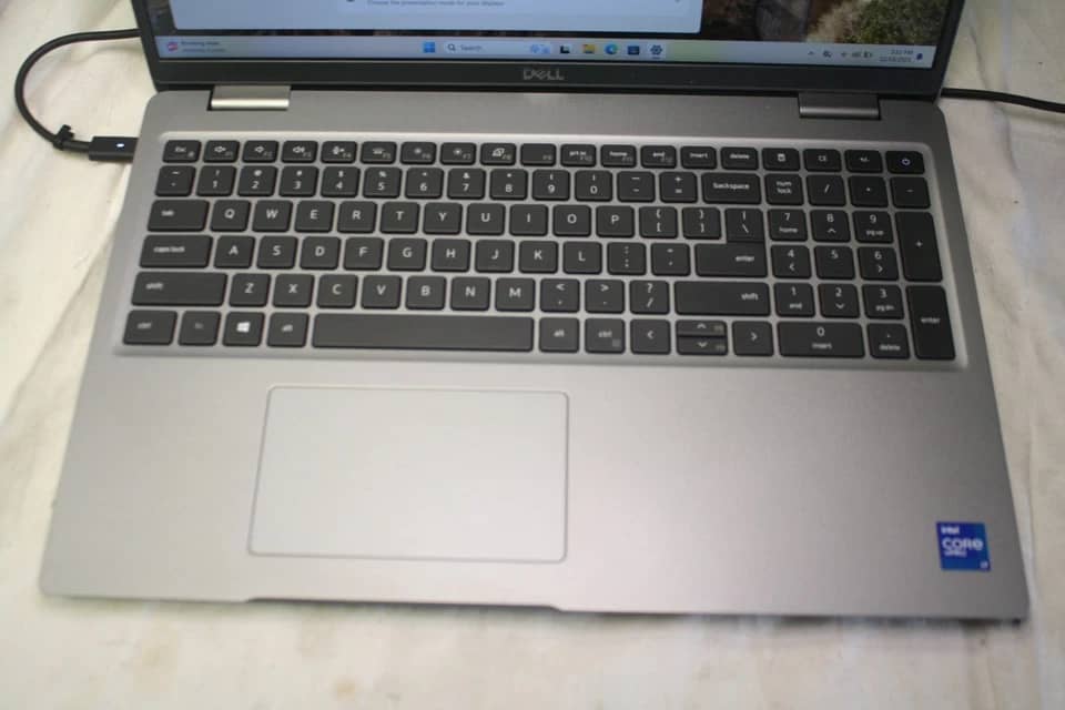 Dell Precision 3560 Computers 1000GB 16GB Refurbished - Excellent