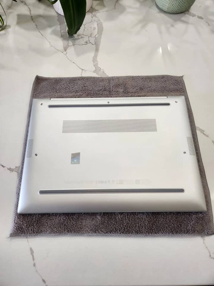 HP EliteBook 1040 G10 Computers 1TB 32GB Used - Like New
