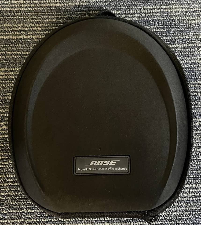 Bose QuietComfort 15 Headphones & Earbuds Silver New