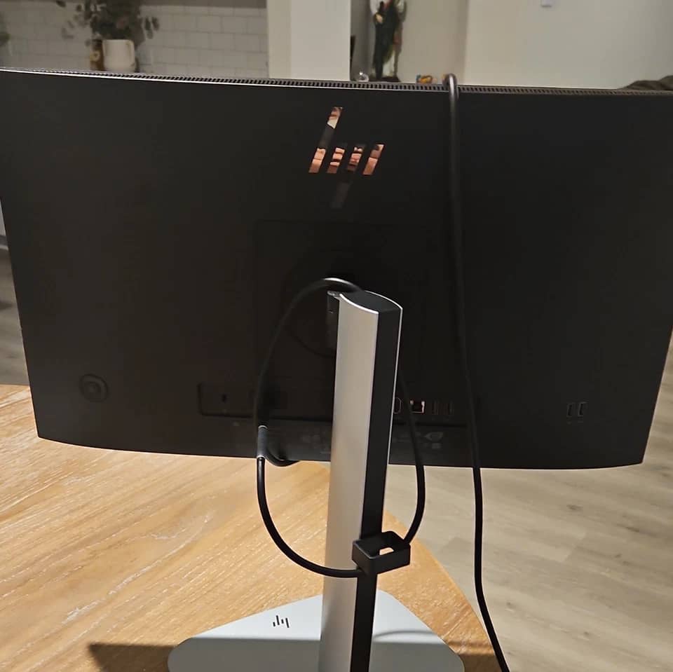 HP 524pf Monitors New