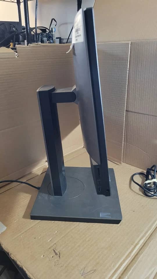 Dell OptiPlex 7460 Computers 128GB Used - Good