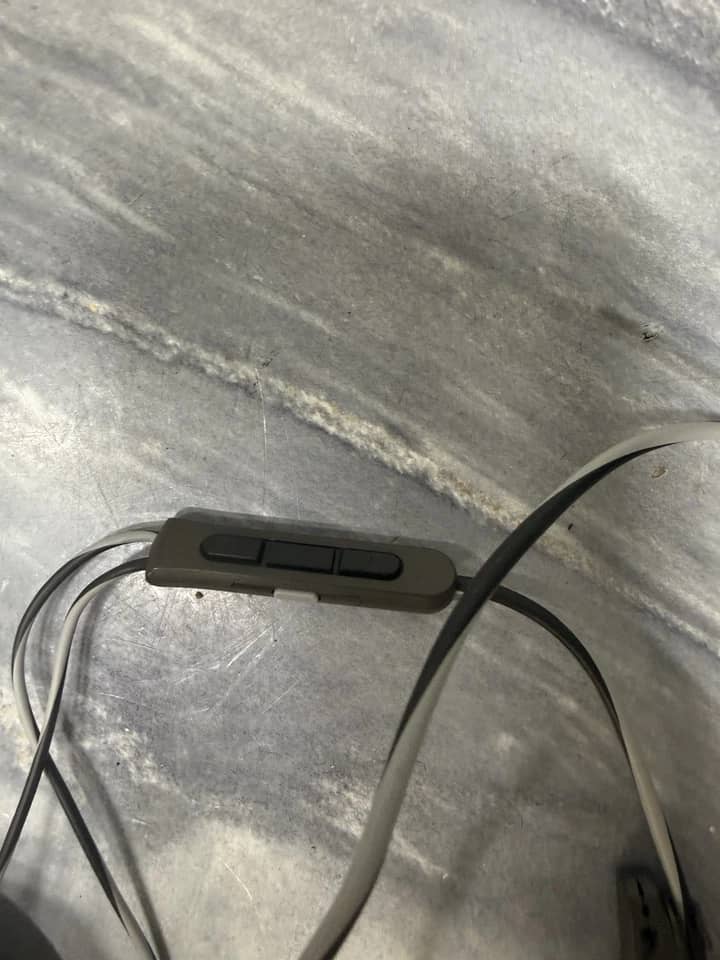 Bose QuietComfort 20 Headphones & Earbuds White New