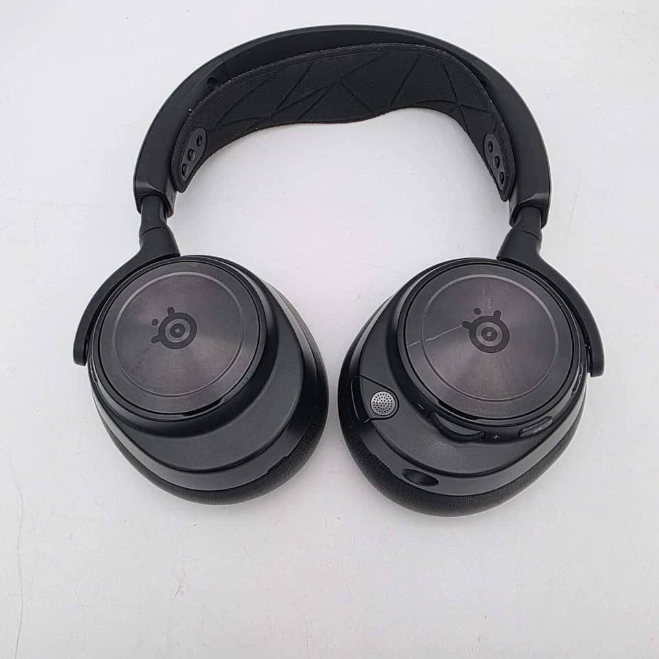 SteelSeries Arctis Pro Wireless Headphones & Earbuds Black Refurbished - Excellent