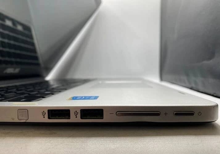 ASUS Vivobook F555L Computers 500GB 4GB Used - Good