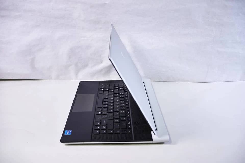 Dell Alienware x16 R1 Computers 1TB 32GB New