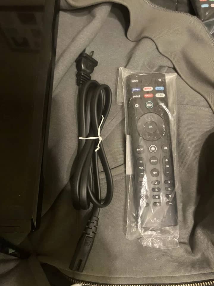 VIZIO D24h-G9 TVs Black Open-Box Excellent