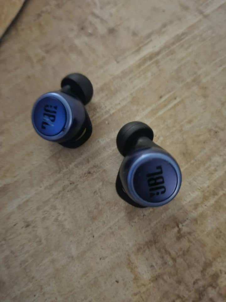 JBL Live 300TWS Headphones & Earbuds Blue New