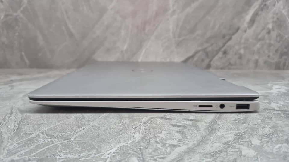 Dell Inspiron 7386 Computers 256GB 8GB For parts or not working