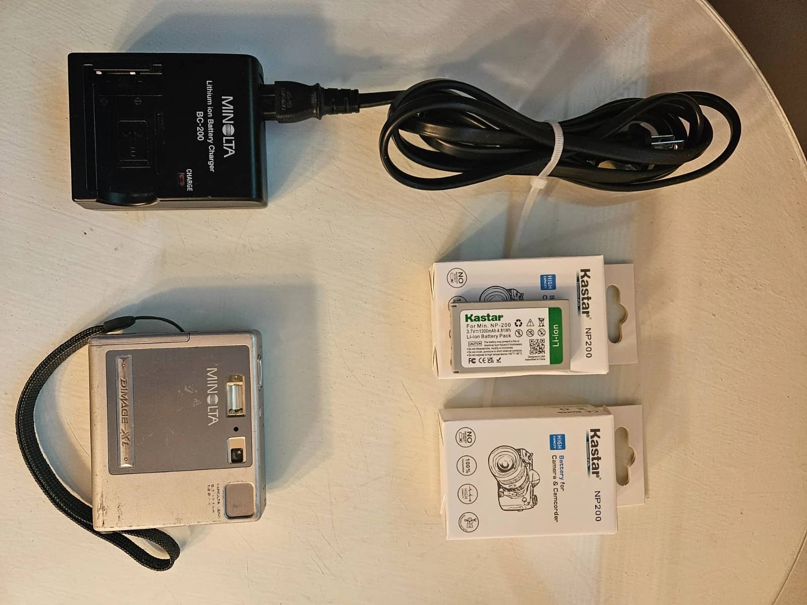 Minolta DiMAGE Xi Digital Cameras Silver Used - Good Body Only