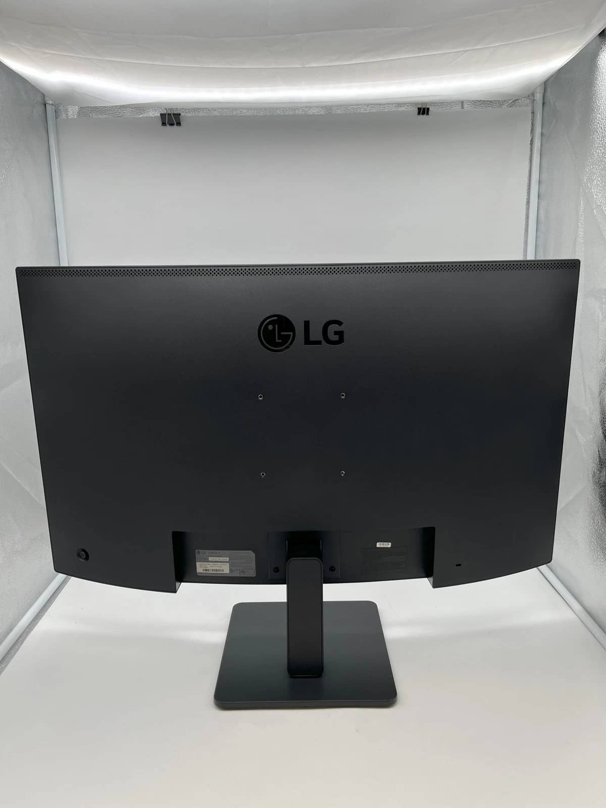 LG 32BR50C-B Monitors New
