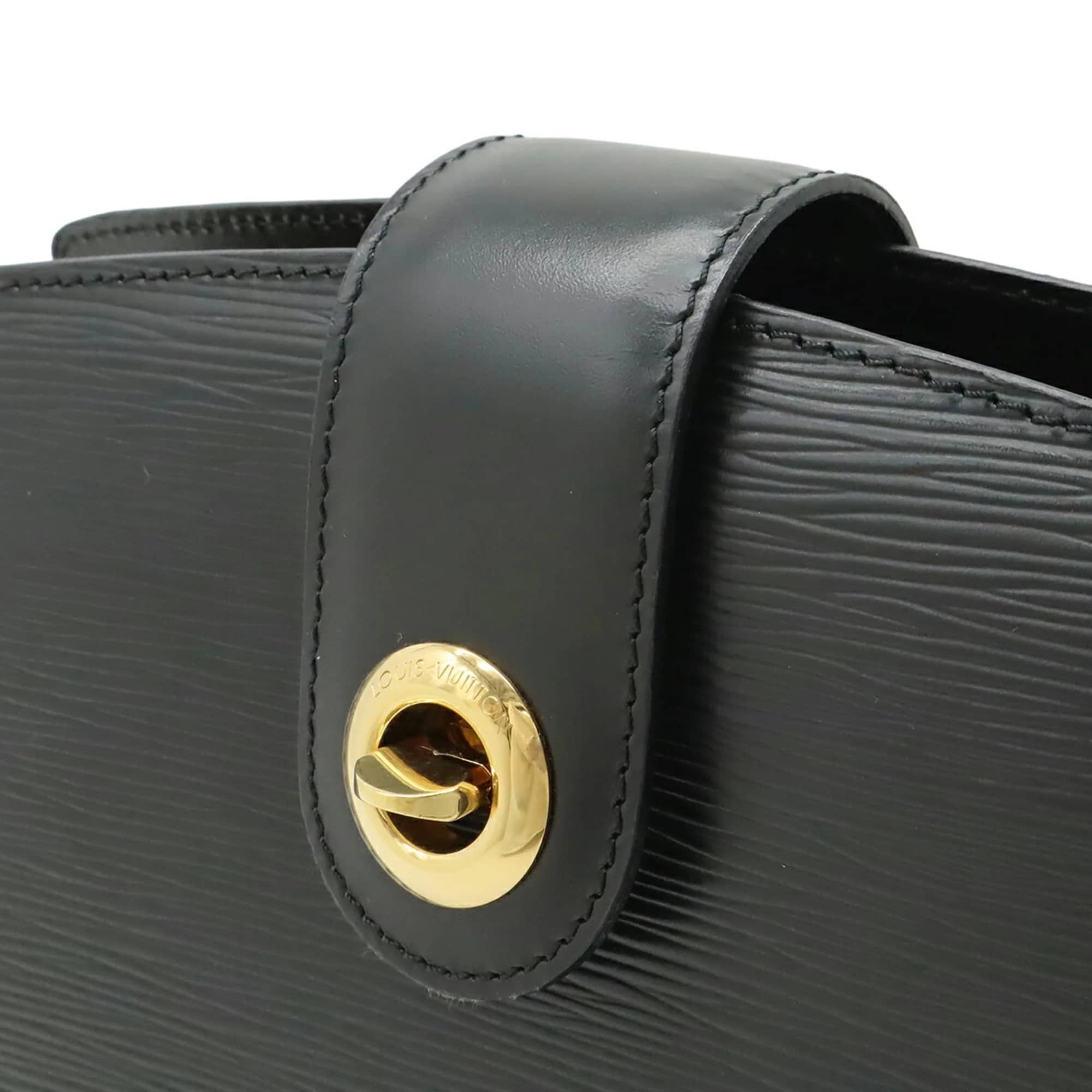 Louis Vuitton Capucines Women's bags MM Coquelicot Taurillon Leather Used - Good
