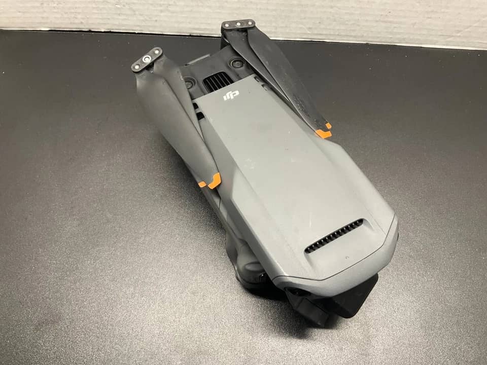 DJI Mavic 3 Classic Quadcopters & Multirotors For parts or not working