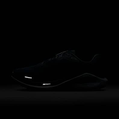 Nike Structure 26 Sneaker Black 9.5 New