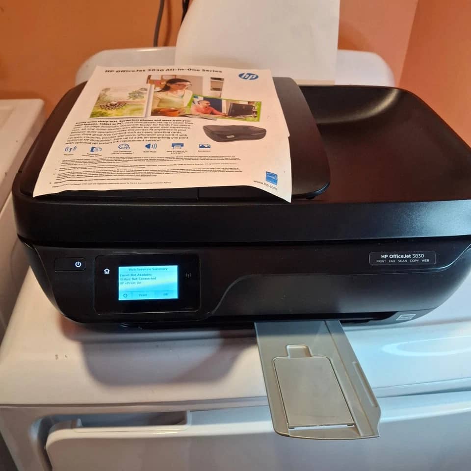 HP HP OfficeJet 3830 Printers Black Used - Good