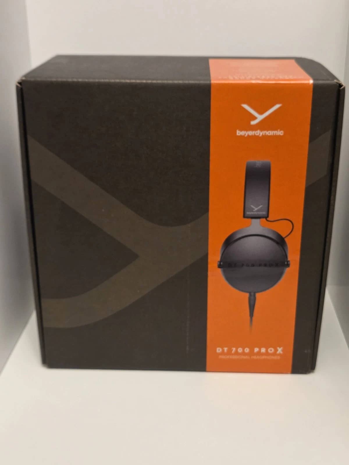 Beyerdynamic DT 700 PRO X Headphones & Earbuds Black New