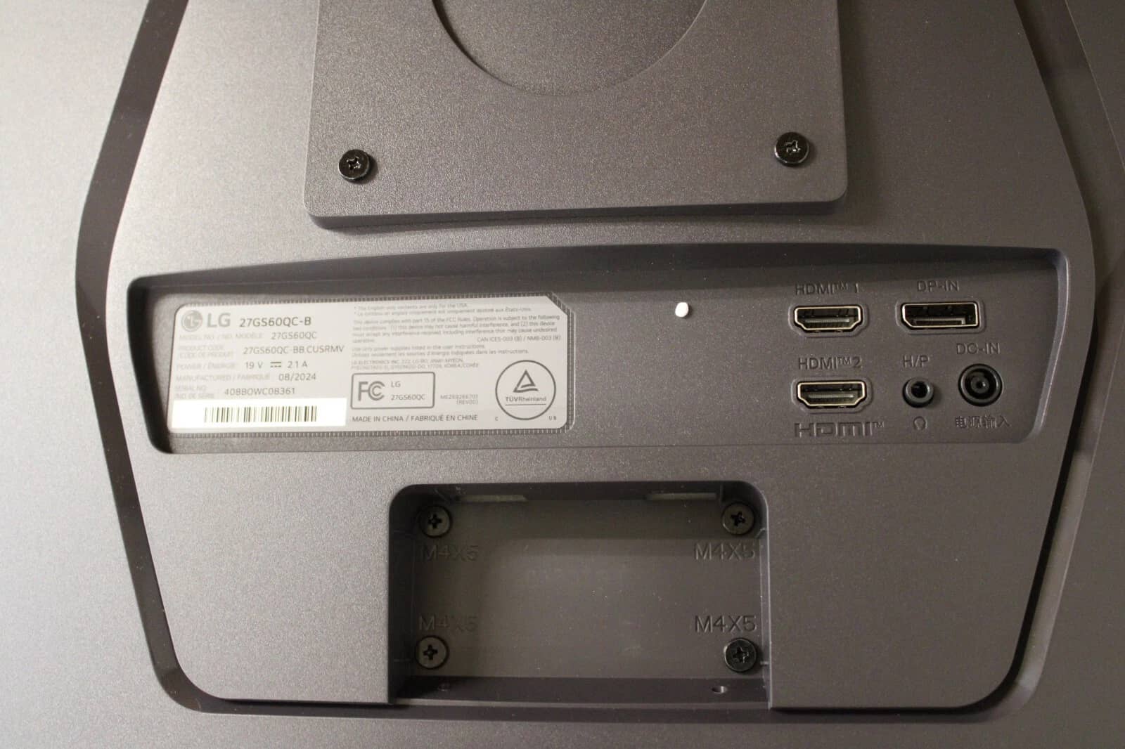 LG 27GS60QC-B Monitors New