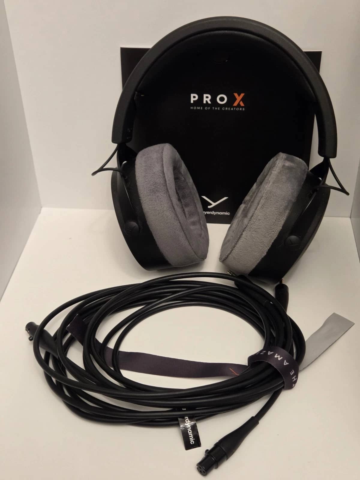 Beyerdynamic DT 700 PRO X Headphones & Earbuds Black New
