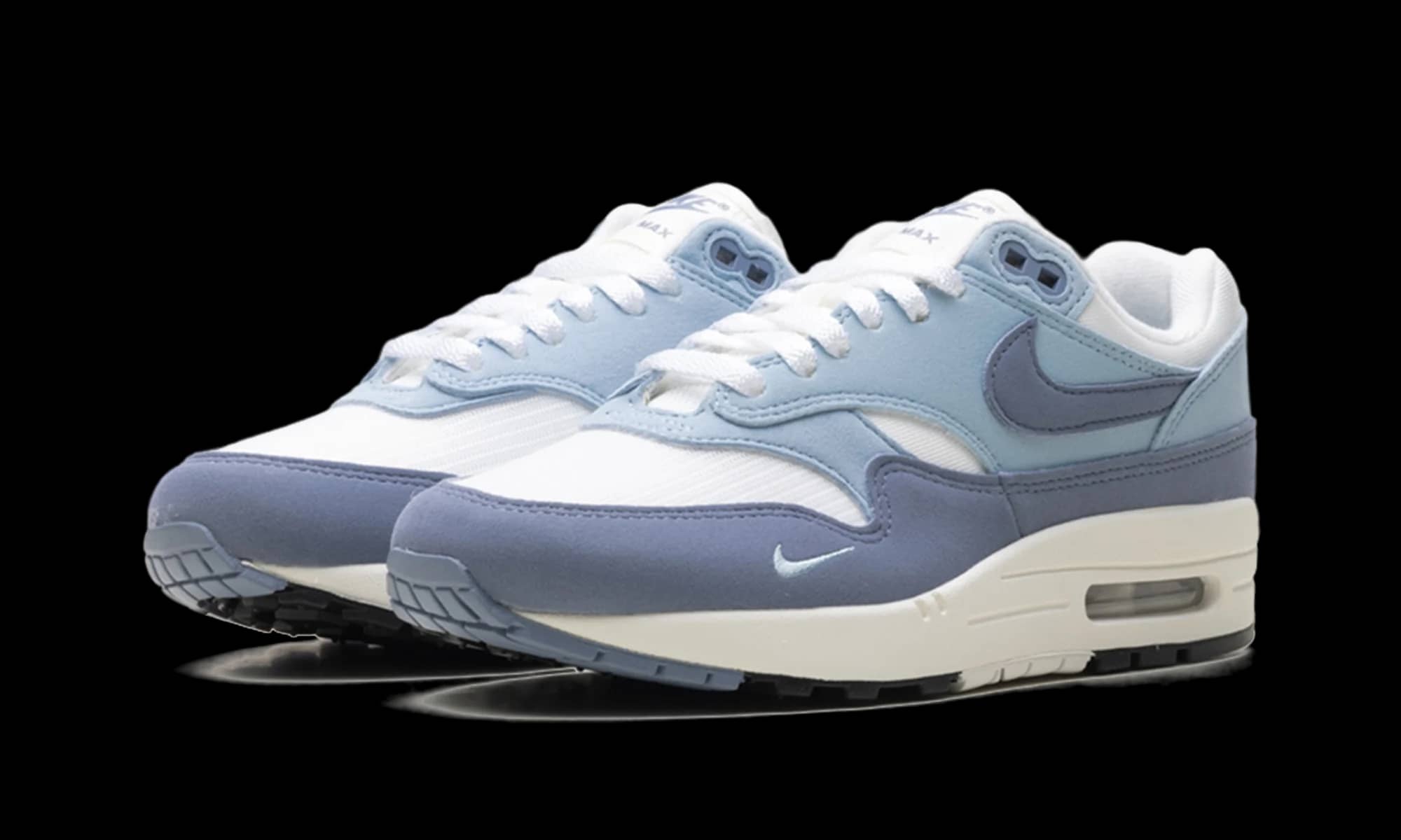 Nike Nike Air Max Sneaker Black Full Size Run New