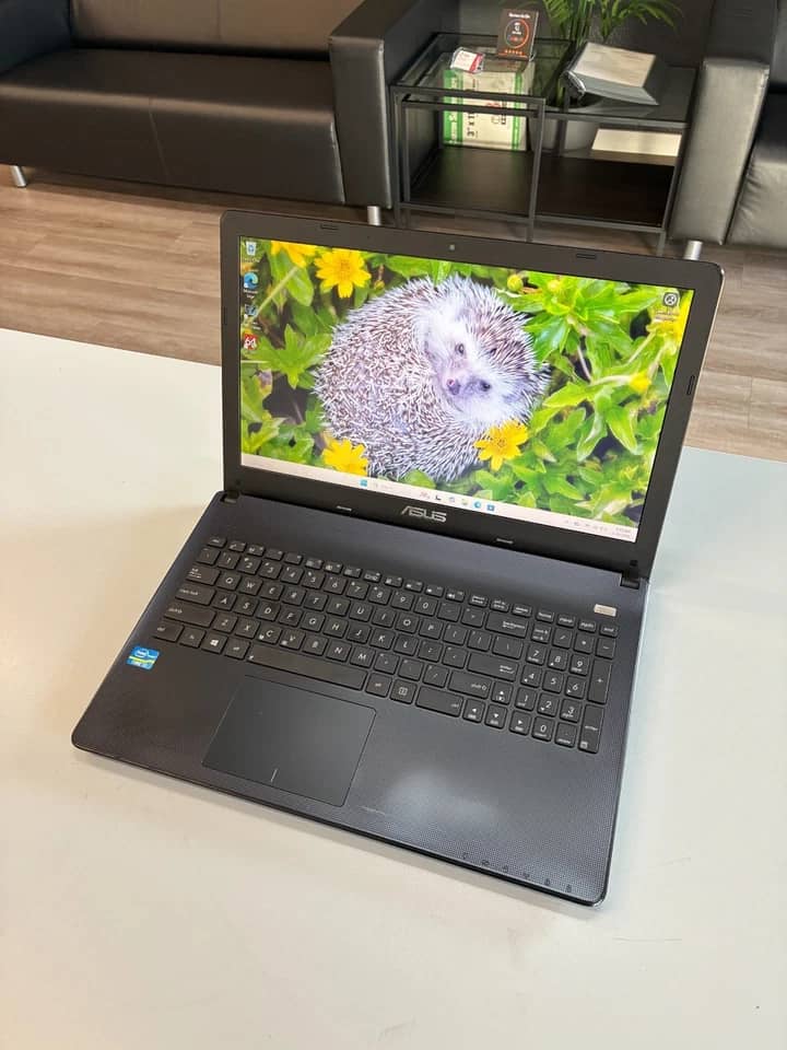 ASUS Vivobook X501A Computers 320GB 4GB For parts or not working