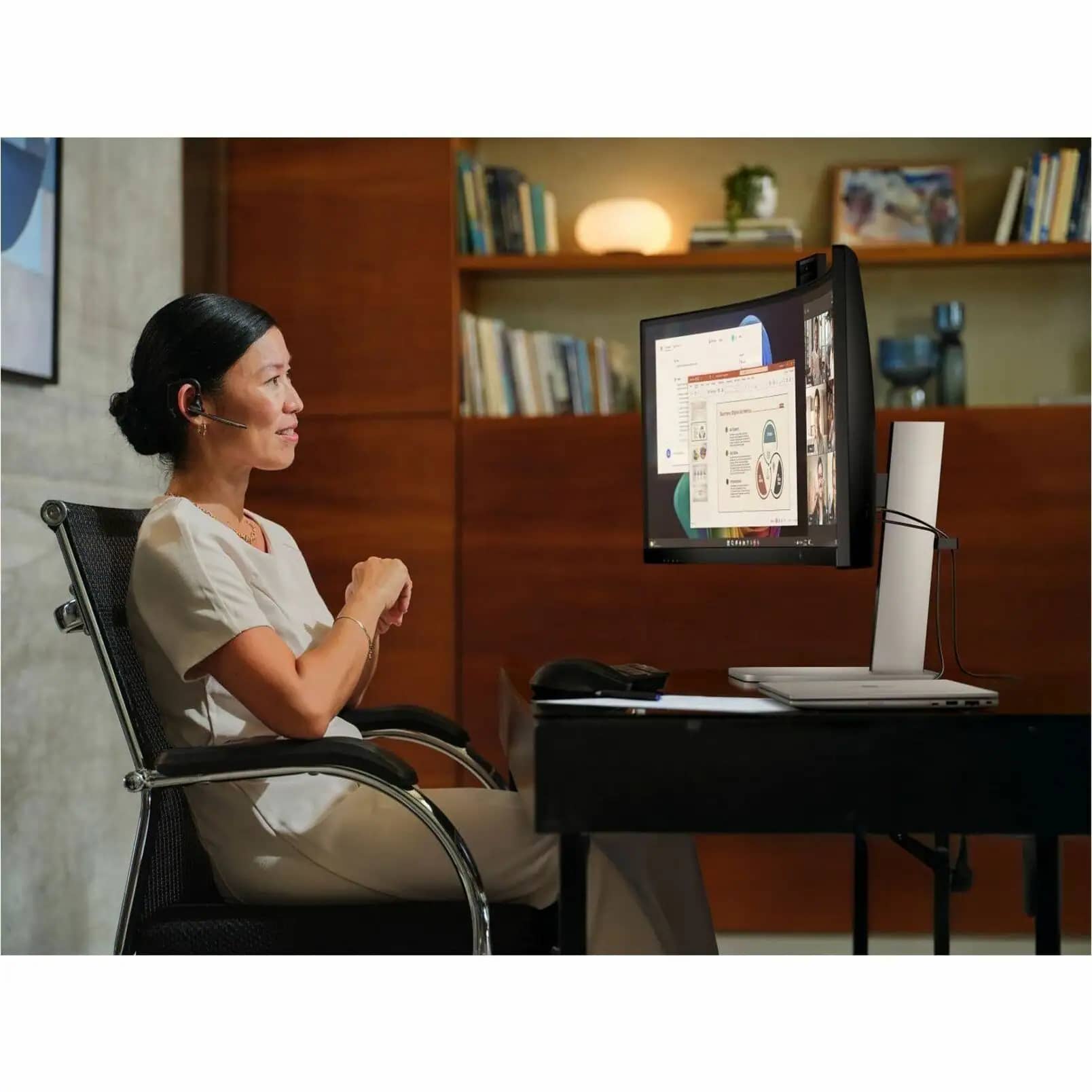 HP 549pm Monitors New