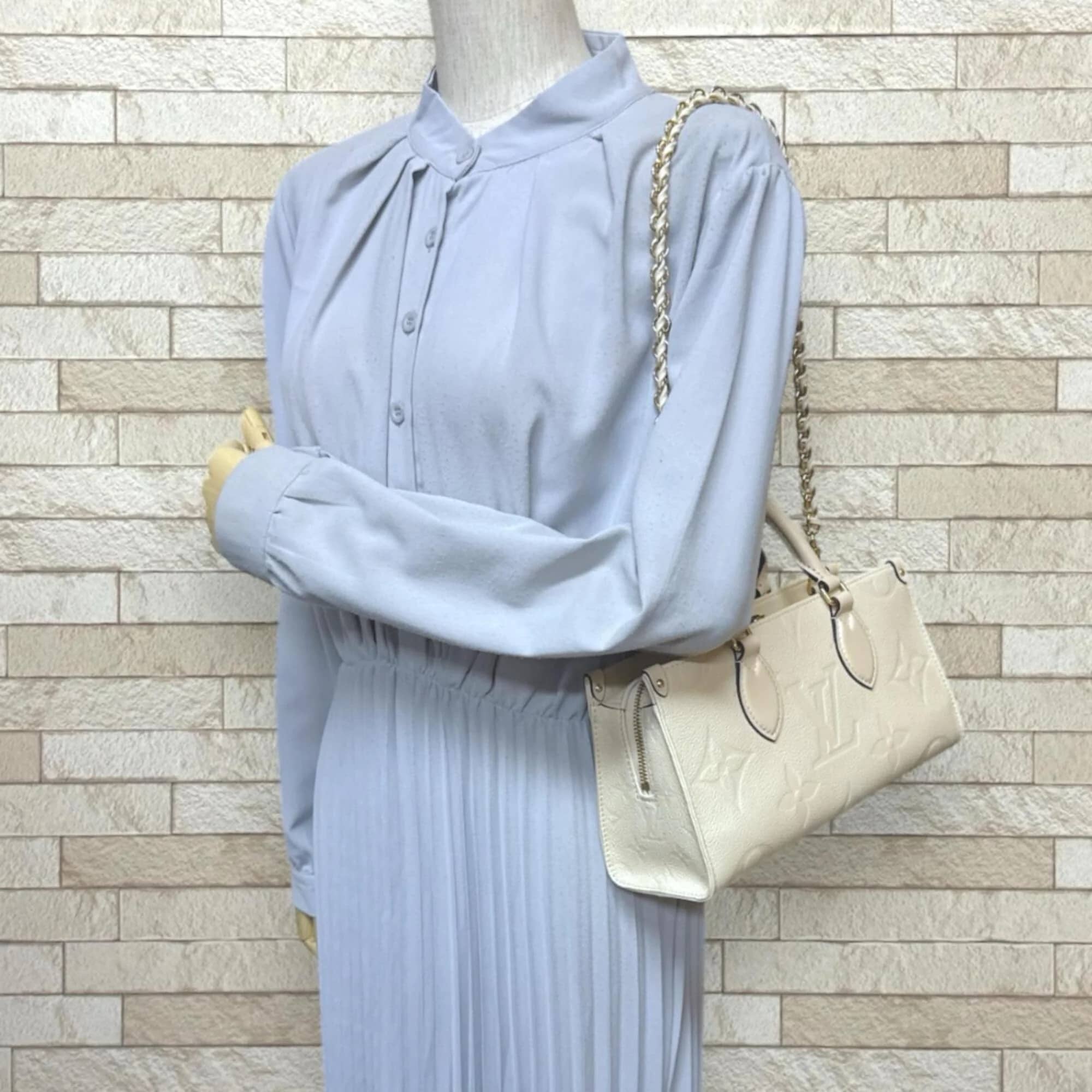 Louis Vuitton OnTheGo Women's bags MM Beige Monogram Giant Canvas Used - Very Good