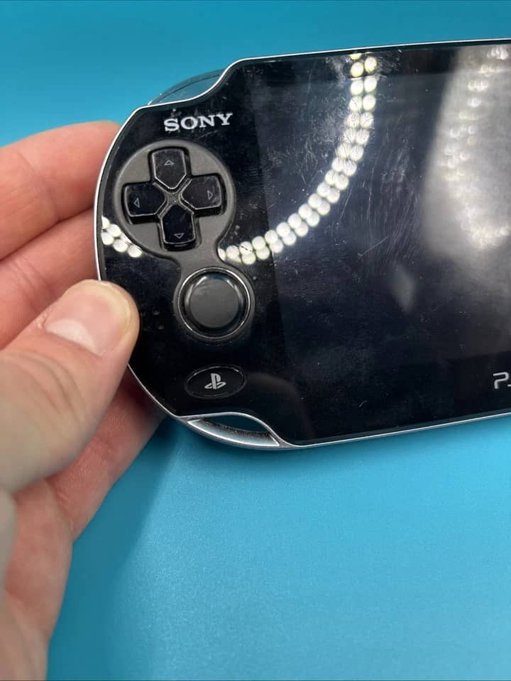 Sony PlayStation Vita (PCH-1000) Video Game Consoles Black Used - Good