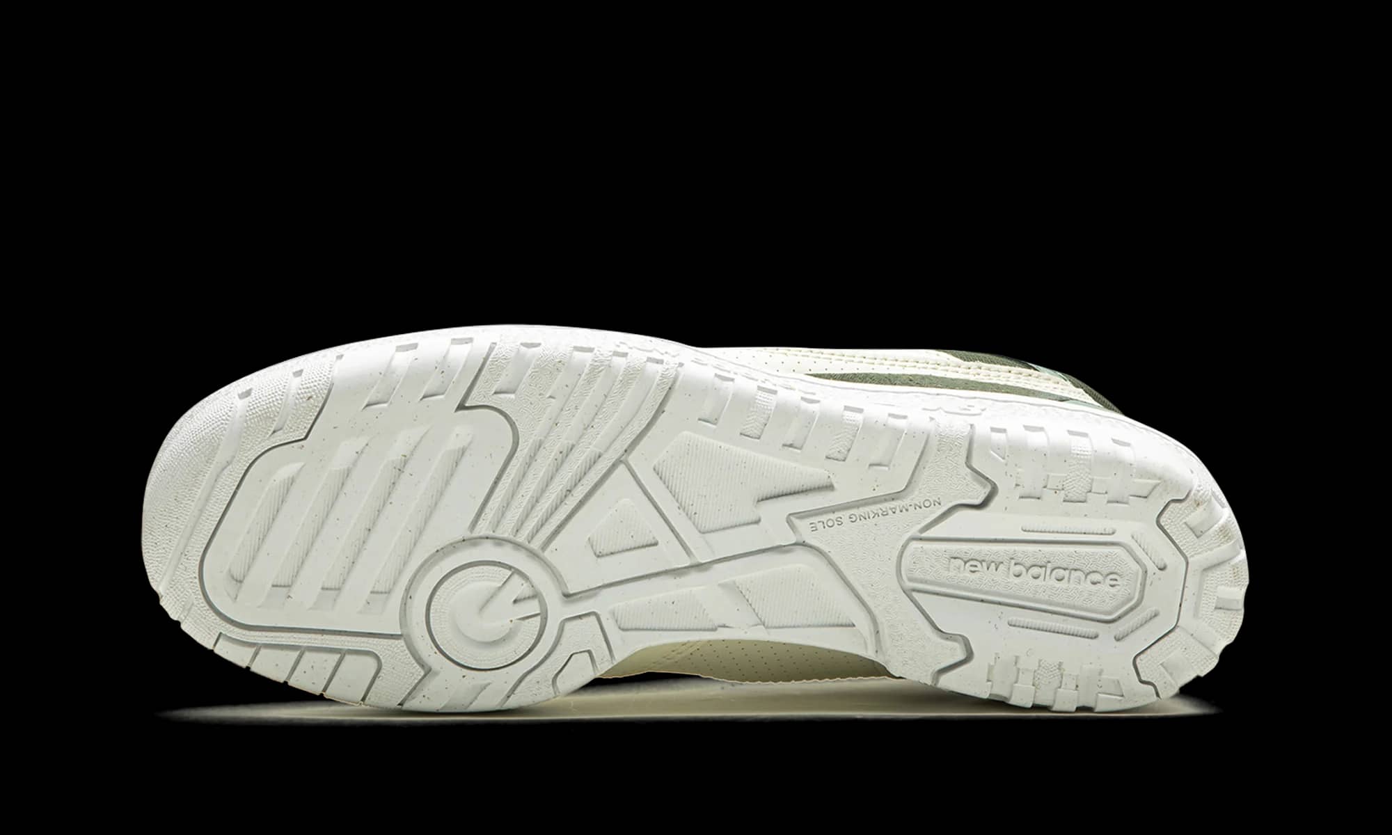 New Balance 550 Sneaker White Full Size Run