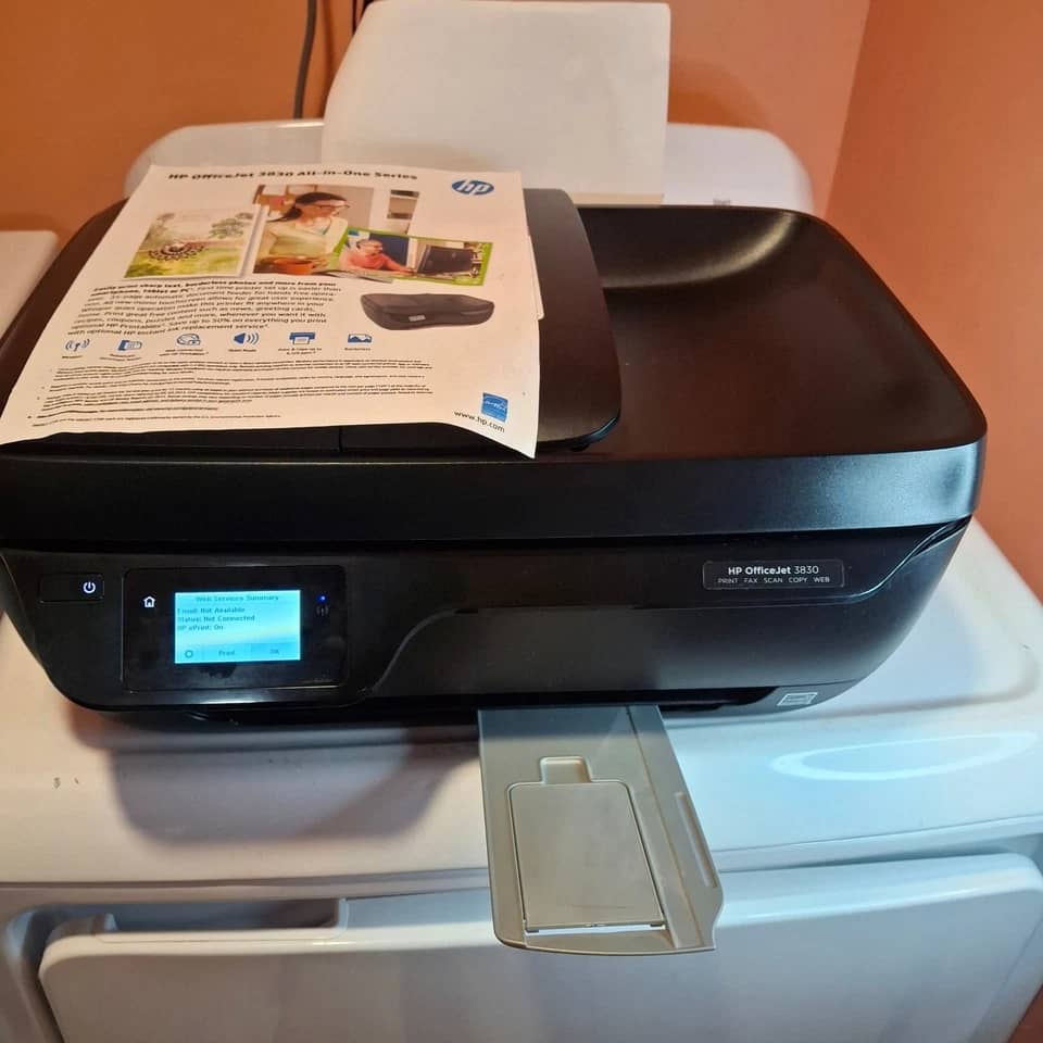 HP HP OfficeJet 3830 Printers Black Used - Good