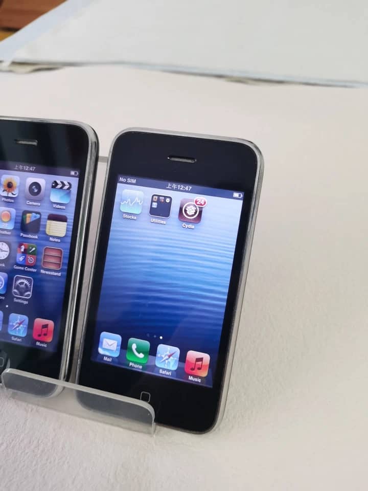 Apple iPhone 3GS Cell Phones Black 32GB Locked New